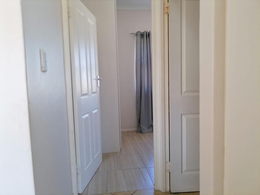 2 Bedroom Property for Sale in Gordons Bay Central Western Cape